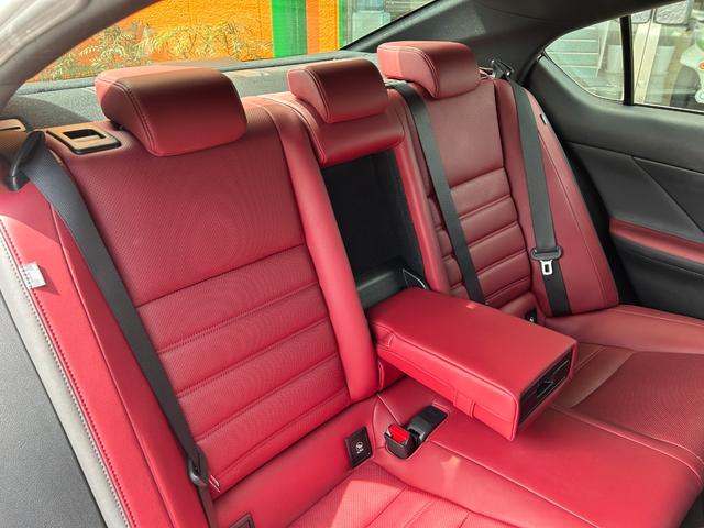 ＩＳ ＩＳ３００ｈ　バージョンＬ　純正メーカーナビ・地デジＴＶ／レザーシート／レクサスセーフティシステム／三眼ＬＥＤヘッドライト／／Ｆエアーシート＆シートヒーター／パノラミックビューモニター／ＥＴＣ２．０（42枚目）