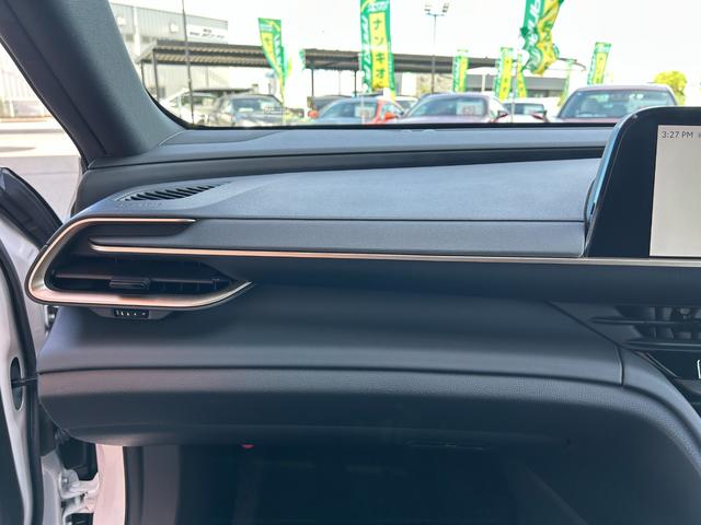 クラウンクロスオーバー Ｇアドバンスド・レザーパッケージ　レザーシート／ＢＳＭ／トヨタセーフティセンス／パノラミックビューモニター／デジタルインナーミラー／Ｆシート＆シートヒーター／ＥＴＣ２．０／パワートランク／前後ドライブレコーダー（39枚目）