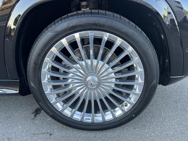 GLS GLS600 4マチック ファーストクラスパッケージ ファーストクラスPG/クリスタルホワイトナッパレザー/ハイグロスブラックフローイング/ラインピアノラッカーウッド(16枚目)