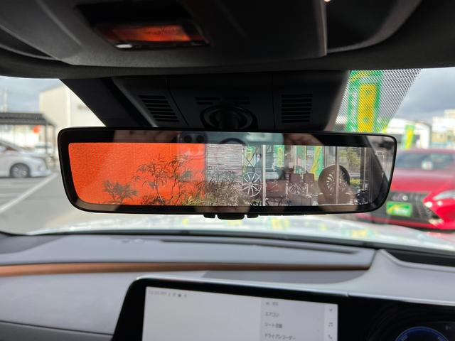 クラウンスポーツ Ｚ　Ｚ（５名）純正ナビ・地デジＴＶ／レザーシート／トヨタセーフティセンス／モデリスタエアロパーツ／ＴＺエアコンドリンクホルダー／パノラミックビューモニター／デジタルインナーミラー／ＥＴＣ２．０（35枚目）