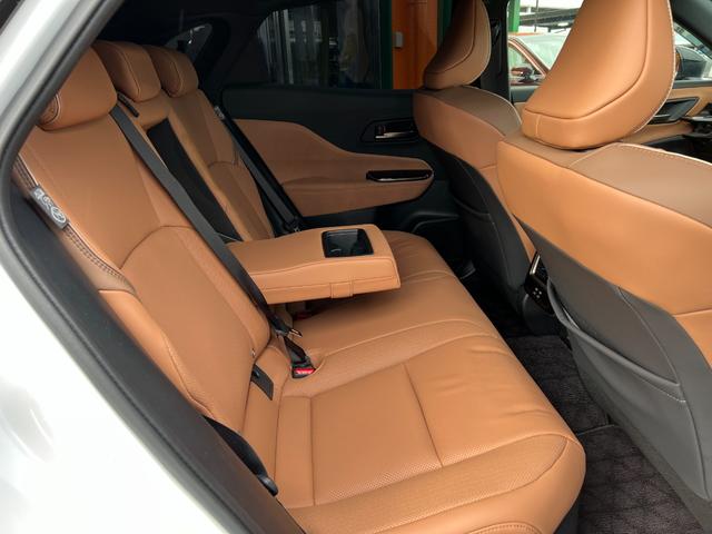 クラウンスポーツ Ｚ　Ｚ（５名）純正ナビ・地デジＴＶ／レザーシート／トヨタセーフティセンス／モデリスタエアロパーツ／ＴＺエアコンドリンクホルダー／パノラミックビューモニター／デジタルインナーミラー／ＥＴＣ２．０（43枚目）