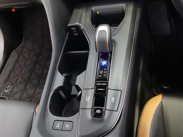 クラウンクロスオーバー ＲＳアドバンスド　革シート　サンルーフ　４ＷＤ　フルセグ　メモリーナビ　ミュージックプレイヤー接続可　バックカメラ　衝突被害軽減システム　ＥＴＣ　ＬＥＤヘッドランプ　ワンオーナー（16枚目）