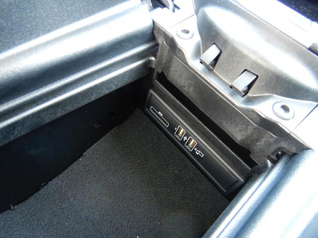 E200 アバンギャルド メルセデスMeコネクト 純正フロアマット 法人1オーナー 禁煙車(12枚目)