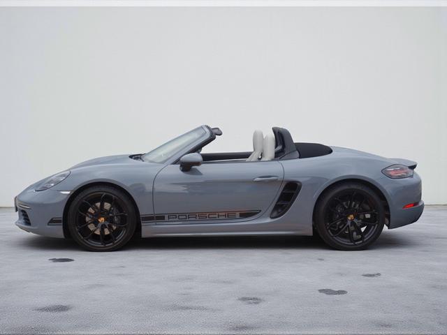 ７１８ボクスター ７１８ボクスタースタイルエディション　左ハンドル　６速ＭＴ　ＰＤＬＳ　スポーツクロノパッケージ　レザーシート　シートヒーター＆ベンチレーター　ヒーター付ＧＴスポーツステアリング　左右独立調整式オートエアコン　純正フロアマット　禁煙車（22枚目）