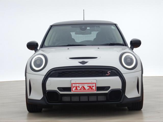 ＭＩＮＩ クーパーＳプレミアムプラスパッケージクラシックトリム　ピアノブラックエクステリア　ブラックルーフ＆ミラーキャップ　ワイヤレスチャージング　純正ナビ　アクティブクルーズコントロール　ドライビングアシスト　ＭＩＮＩドライビングモード　禁煙車（16枚目）
