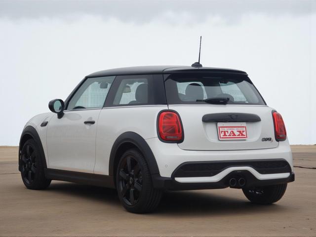 ＭＩＮＩ クーパーＳプレミアムプラスパッケージクラシックトリム　ピアノブラックエクステリア　ブラックルーフ＆ミラーキャップ　ワイヤレスチャージング　純正ナビ　アクティブクルーズコントロール　ドライビングアシスト　ＭＩＮＩドライビングモード　禁煙車（20枚目）