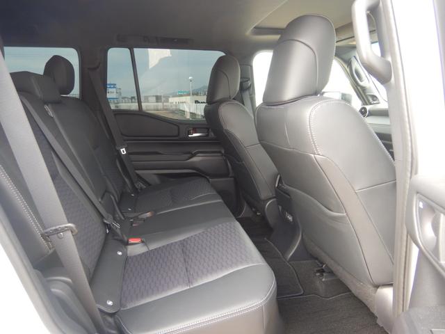 ランドクルーザー250 VX 丸目ヘッドライト デイトナ18アルミ+グッドリッチATタイヤ ディスプレイオーディオPLUS&JBLサウンドシステム 12.3インチTFTメーター 黒革シート シートヒーター&クーラー 1オナ 禁煙車(14枚目)