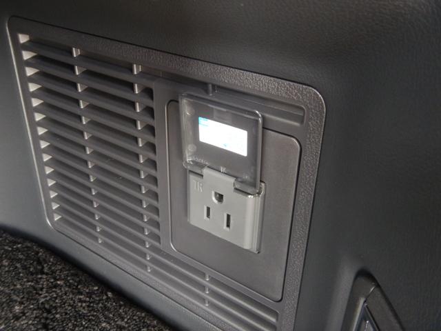 ヴェルファイアハイブリッド Z プレミア 登録済未使用車 ユニバーサルステップ 左右独立ムーンルーフ パワーバックドア&両側パワースライドドア ブラウン革シート シートヒーター&クーラー デジタルインナーミラー パノラミックビューモニター(17枚目)