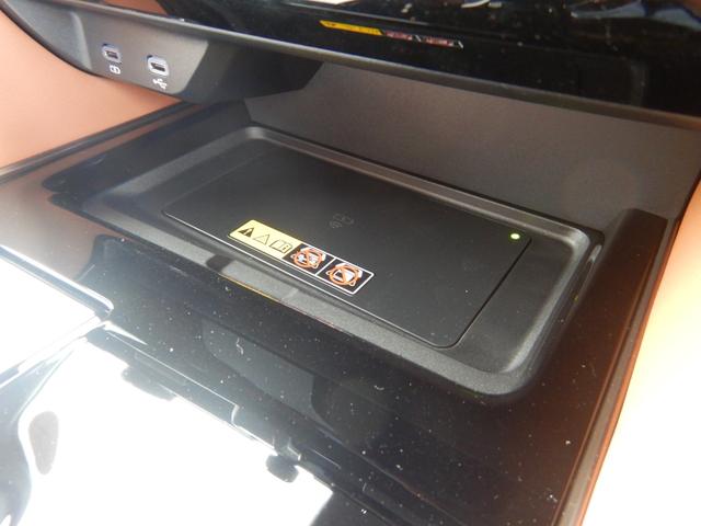 ヴェルファイアハイブリッド Z プレミア 登録済未使用車 ユニバーサルステップ 左右独立ムーンルーフ パワーバックドア&両側パワースライドドア ブラウン革シート シートヒーター&クーラー デジタルインナーミラー パノラミックビューモニター(52枚目)