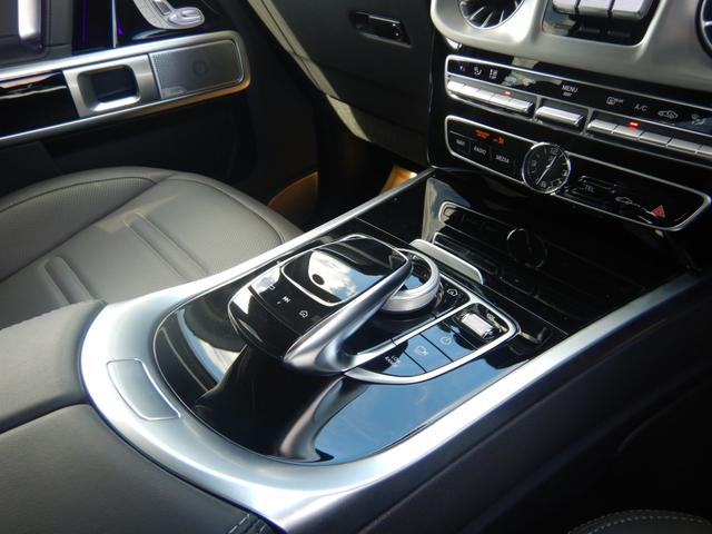 Ｇクラス Ｇ４００ｄ　ＡＭＧライン　ｍａｎｕｆａｋｔｕｒプログラム　アダプティブダンピングシステム　ラグジュアリーパッケージ　サンルーフ　Ｂｕｒｍｅｓｔｅｒサウンドシステム　チタニウムグレーナッパレザーシート　右ハンドル　禁煙車（13枚目）