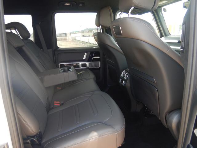 Ｇクラス Ｇ４００ｄ　ＡＭＧライン　ｍａｎｕｆａｋｔｕｒプログラム　アダプティブダンピングシステム　ラグジュアリーパッケージ　サンルーフ　Ｂｕｒｍｅｓｔｅｒサウンドシステム　チタニウムグレーナッパレザーシート　右ハンドル　禁煙車（14枚目）