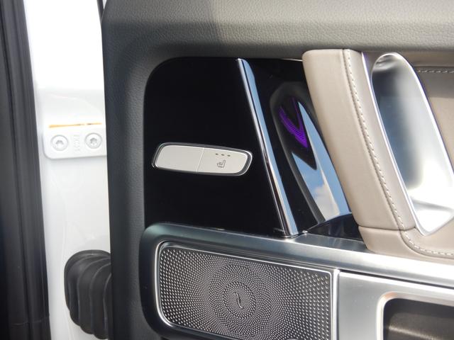 Ｇクラス Ｇ４００ｄ　ＡＭＧライン　ｍａｎｕｆａｋｔｕｒプログラム　アダプティブダンピングシステム　ラグジュアリーパッケージ　サンルーフ　Ｂｕｒｍｅｓｔｅｒサウンドシステム　チタニウムグレーナッパレザーシート　右ハンドル　禁煙車（54枚目）