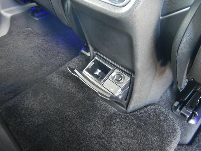 Ｇクラス Ｇ４００ｄ　ＡＭＧライン　ｍａｎｕｆａｋｔｕｒプログラム　アダプティブダンピングシステム　ラグジュアリーパッケージ　サンルーフ　Ｂｕｒｍｅｓｔｅｒサウンドシステム　チタニウムグレーナッパレザーシート　右ハンドル　禁煙車（55枚目）