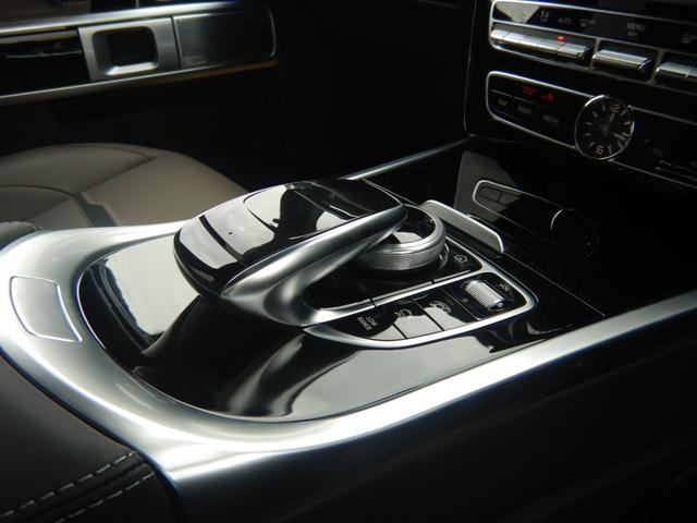 Ｇクラス Ｇ６３　ガラススライディングルーフ　ブラウンナッパレザーシート　ドラレコ機能付ＡＬＰＩＮＥデジタルルームミラー　Ｂｕｒｍｅｓｔｅｒサラウンドサウンドシステム　純正ナビＴＶ　右ハンドル　禁煙車（13枚目）