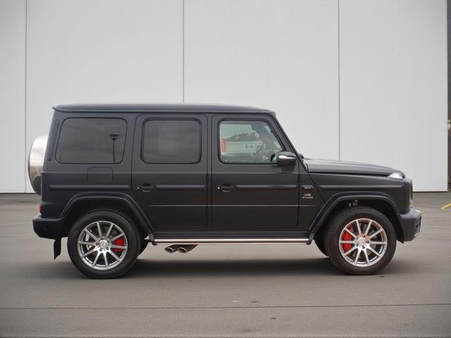 Ｇクラス Ｇ６３　ガラススライディングルーフ　ブラウンナッパレザーシート　ドラレコ機能付ＡＬＰＩＮＥデジタルルームミラー　Ｂｕｒｍｅｓｔｅｒサラウンドサウンドシステム　純正ナビＴＶ　右ハンドル　禁煙車（18枚目）