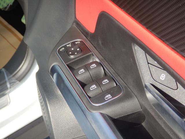 ＧＬＢ ＧＬＢ２００ｄ　４マチック　ＡＭＧライン　パノラミックスライディングルーフ　ＡＭＧレザーエクスクルーシブパッケージ　カーボン調インテリアトリム　純正ナビ＆フルセグＴＶ　パドルシフト　前席シートヒーター　アンビエントライト　禁煙車（39枚目）