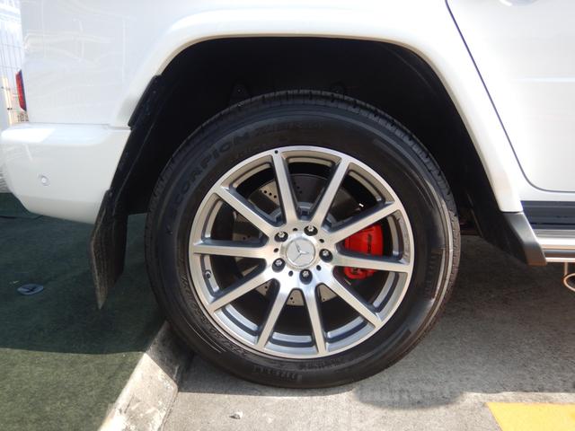 Gクラス G63 manufakturプログラムプラス&インテリアプラス AMGナイトP AMGカーボンファイバーインテリアトリム サンルーフ 灰/黒エクスクルーシブナッパレザーシート 右ハンドル 1オナ 禁煙車(30枚目)