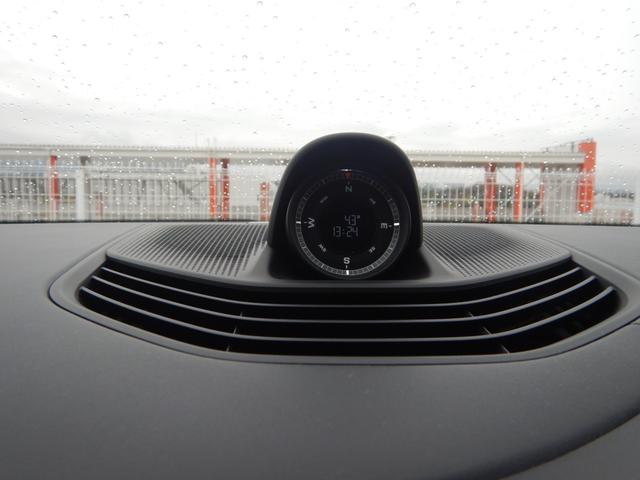 タイカンクロスツーリスモ タイカン 4クロスツーリスモ OP520 オフロードデザインパッケージ&20AW パノラマルーフ クロノ PDLS ブラック/クレヨン2トーンレザーインテリア 14way電動シート シートヒーター&クーラー マッサージ機能 禁煙車(7枚目)