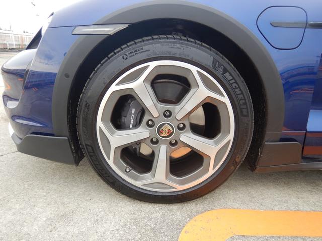 タイカンクロスツーリスモ タイカン 4クロスツーリスモ OP520 オフロードデザインパッケージ&20AW パノラマルーフ クロノ PDLS ブラック/クレヨン2トーンレザーインテリア 14way電動シート シートヒーター&クーラー マッサージ機能 禁煙車(33枚目)