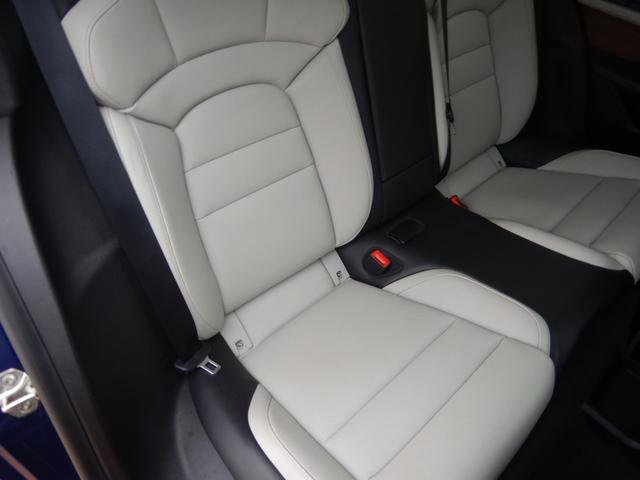 タイカンクロスツーリスモ タイカン 4クロスツーリスモ OP520 オフロードデザインパッケージ&20AW パノラマルーフ クロノ PDLS ブラック/クレヨン2トーンレザーインテリア 14way電動シート シートヒーター&クーラー マッサージ機能 禁煙車(39枚目)