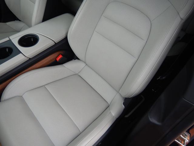 タイカンクロスツーリスモ タイカン 4クロスツーリスモ OP520 オフロードデザインパッケージ&20AW パノラマルーフ クロノ PDLS ブラック/クレヨン2トーンレザーインテリア 14way電動シート シートヒーター&クーラー マッサージ機能 禁煙車(41枚目)