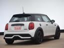 Ｆ５６・ＭＩＮＩ３ｄｏｏｒクーパーＳ入庫しました！