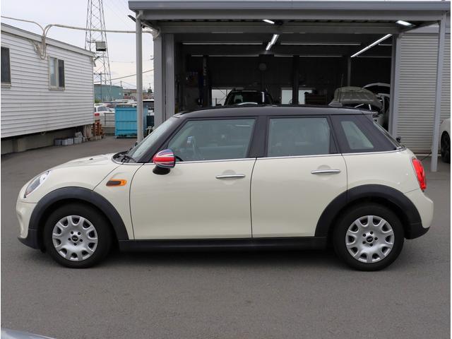 MINI ワン オーディオ オートエアコン アイドリングストップ フロントフォグ スマートキー プッシュスタート 電動格納ミラー パワーステアリング パワーウィンドウ(6枚目)