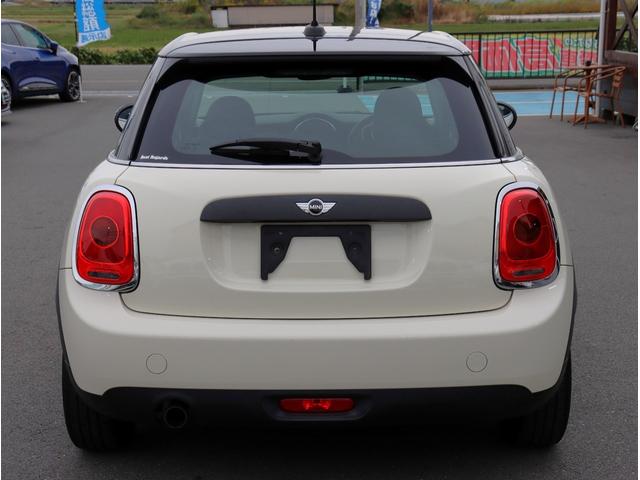 MINI ワン オーディオ オートエアコン アイドリングストップ フロントフォグ スマートキー プッシュスタート 電動格納ミラー パワーステアリング パワーウィンドウ(8枚目)