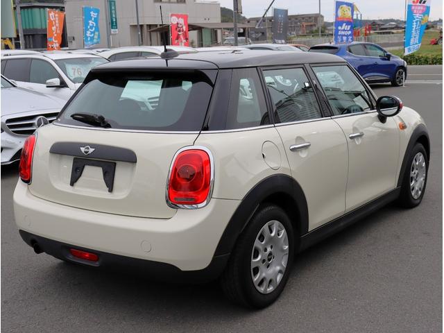 MINI ワン オーディオ オートエアコン アイドリングストップ フロントフォグ スマートキー プッシュスタート 電動格納ミラー パワーステアリング パワーウィンドウ(9枚目)