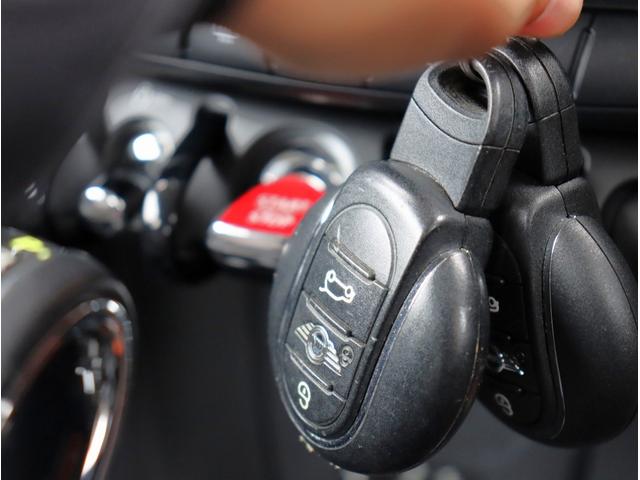 MINI ワン オーディオ オートエアコン アイドリングストップ フロントフォグ スマートキー プッシュスタート 電動格納ミラー パワーステアリング パワーウィンドウ(26枚目)