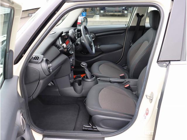 MINI ワン オーディオ オートエアコン アイドリングストップ フロントフォグ スマートキー プッシュスタート 電動格納ミラー パワーステアリング パワーウィンドウ(29枚目)