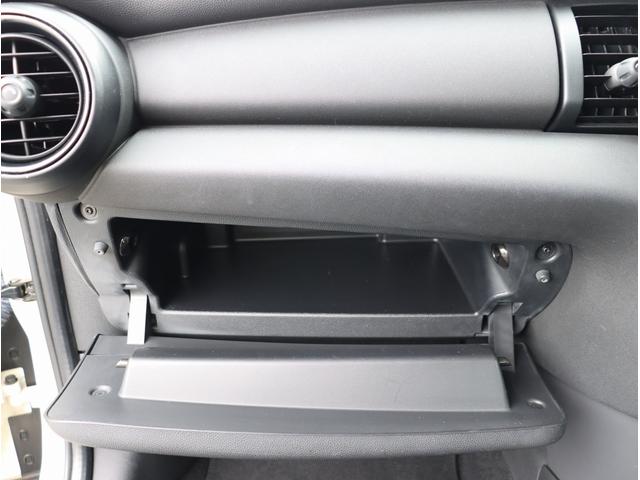 MINI ワン オーディオ オートエアコン アイドリングストップ フロントフォグ スマートキー プッシュスタート 電動格納ミラー パワーステアリング パワーウィンドウ(31枚目)