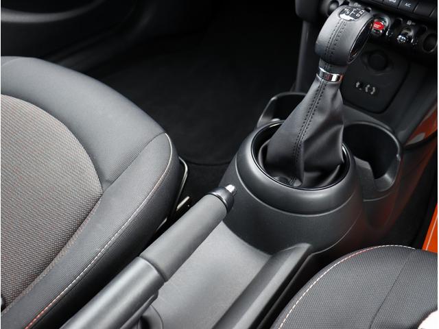 MINI ワン オーディオ オートエアコン アイドリングストップ フロントフォグ スマートキー プッシュスタート 電動格納ミラー パワーステアリング パワーウィンドウ(34枚目)