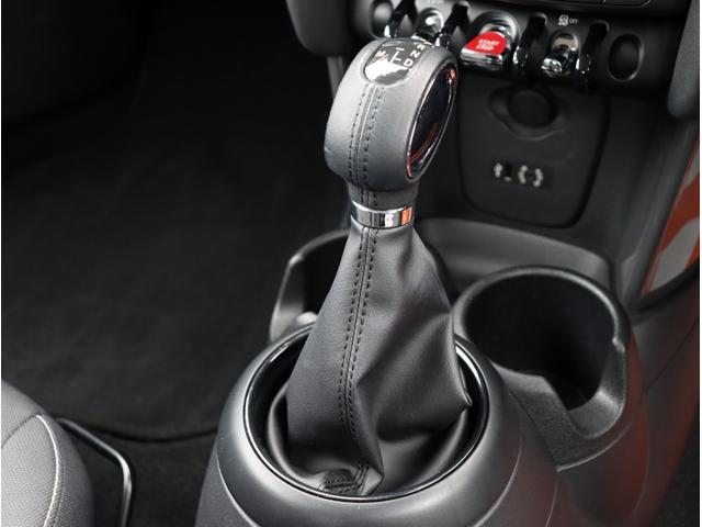 MINI ワン オーディオ オートエアコン アイドリングストップ フロントフォグ スマートキー プッシュスタート 電動格納ミラー パワーステアリング パワーウィンドウ(35枚目)