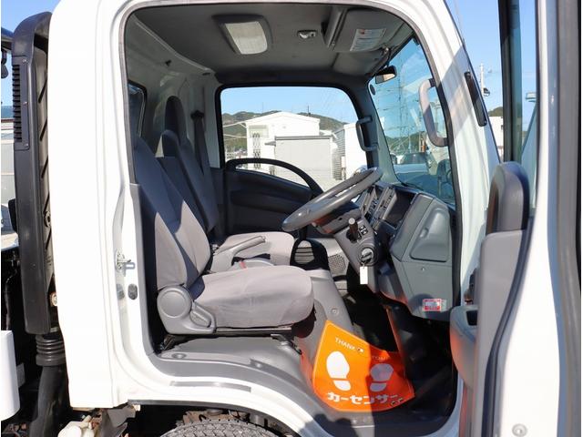 エルフトラック Wキャブロングフルフラットローダンプ 積載車 ETC 6MT ラジコン付ユニック エアコン ラジオ エアバッグ 電動格納ミラー パワーウィンドウ フルフラットロー(26枚目)