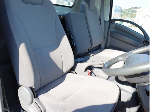 エルフトラック Wキャブロングフルフラットローダンプ 積載車 ETC 6MT ラジコン付ユニック エアコン ラジオ エアバッグ 電動格納ミラー パワーウィンドウ フルフラットロー(27枚目)