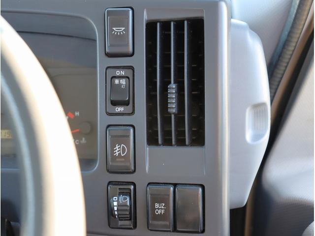 エルフトラック Wキャブロングフルフラットローダンプ 積載車 ETC 6MT ラジコン付ユニック エアコン ラジオ エアバッグ 電動格納ミラー パワーウィンドウ フルフラットロー(34枚目)