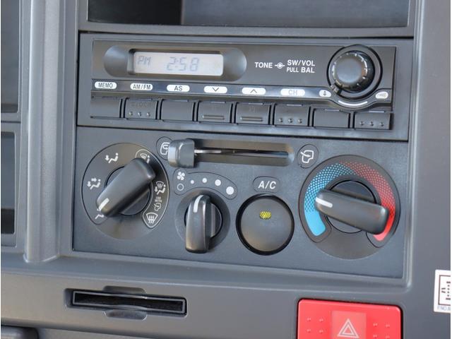 エルフトラック Wキャブロングフルフラットローダンプ 積載車 ETC 6MT ラジコン付ユニック エアコン ラジオ エアバッグ 電動格納ミラー パワーウィンドウ フルフラットロー(49枚目)