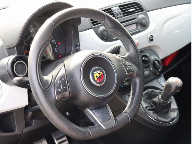 アバルト500 ベースグレード ワンオーナー 左ハンドル 5速MT サンルーフ CDオーディオ 純正アルミホイール キーレスエントリーパワーステアリング パワーウィンドウ(17枚目)
