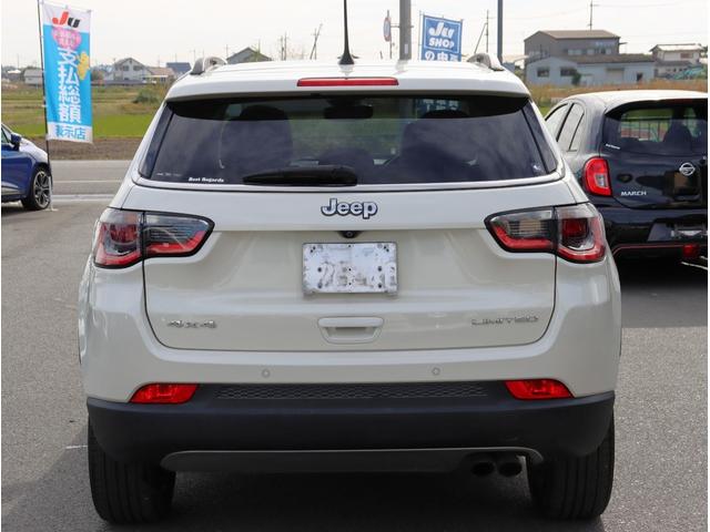 ジープ・コンパス ローンチエディション　ナビ　フルセグＴＶ　ＥＴＣ　バックカメラ　サンルーフ　レザーシート　シートヒーター　運転席パワーシート　Ｂｌｕｅｔｏｏｔｈオーディオ（8枚目）