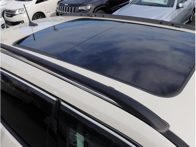 ジープ・コンパス ローンチエディション　ナビ　フルセグＴＶ　ＥＴＣ　バックカメラ　サンルーフ　レザーシート　シートヒーター　運転席パワーシート　Ｂｌｕｅｔｏｏｔｈオーディオ（11枚目）