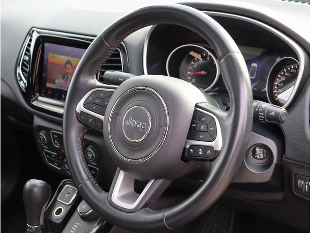 ジープ・コンパス ローンチエディション　ナビ　フルセグＴＶ　ＥＴＣ　バックカメラ　サンルーフ　レザーシート　シートヒーター　運転席パワーシート　Ｂｌｕｅｔｏｏｔｈオーディオ（21枚目）