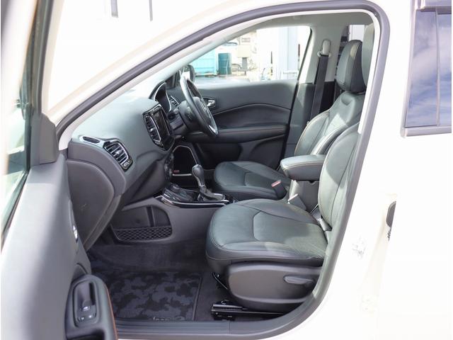 ジープ・コンパス ローンチエディション　ナビ　フルセグＴＶ　ＥＴＣ　バックカメラ　サンルーフ　レザーシート　シートヒーター　運転席パワーシート　Ｂｌｕｅｔｏｏｔｈオーディオ（36枚目）