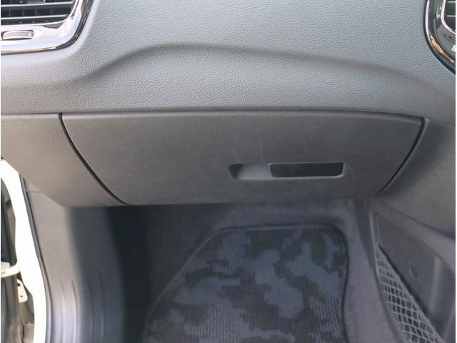 ジープ・コンパス ローンチエディション　ナビ　フルセグＴＶ　ＥＴＣ　バックカメラ　サンルーフ　レザーシート　シートヒーター　運転席パワーシート　Ｂｌｕｅｔｏｏｔｈオーディオ（38枚目）