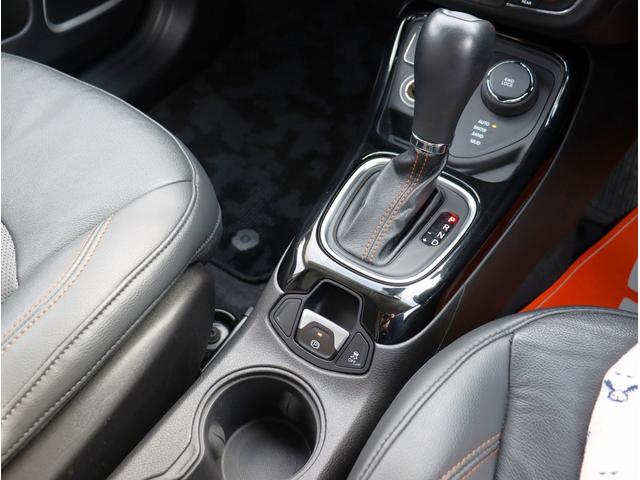 ジープ・コンパス ローンチエディション　ナビ　フルセグＴＶ　ＥＴＣ　バックカメラ　サンルーフ　レザーシート　シートヒーター　運転席パワーシート　Ｂｌｕｅｔｏｏｔｈオーディオ（43枚目）