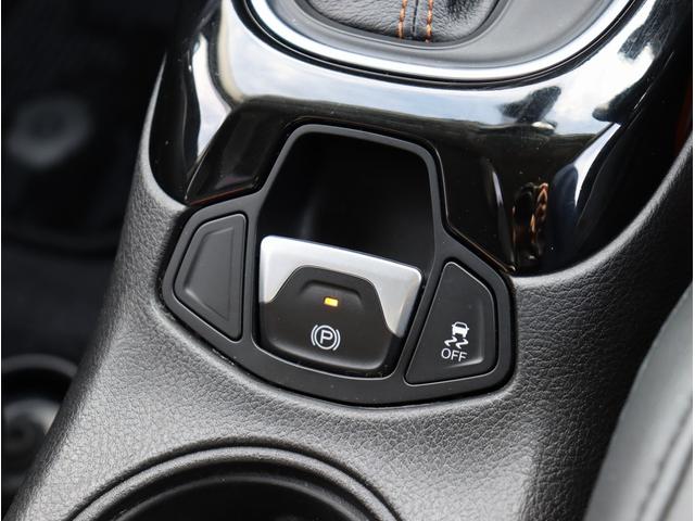 ジープ・コンパス ローンチエディション　ナビ　フルセグＴＶ　ＥＴＣ　バックカメラ　サンルーフ　レザーシート　シートヒーター　運転席パワーシート　Ｂｌｕｅｔｏｏｔｈオーディオ（44枚目）