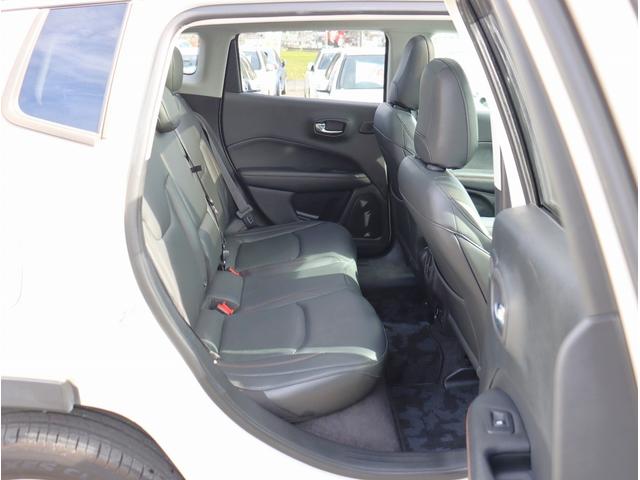 ジープ・コンパス ローンチエディション　ナビ　フルセグＴＶ　ＥＴＣ　バックカメラ　サンルーフ　レザーシート　シートヒーター　運転席パワーシート　Ｂｌｕｅｔｏｏｔｈオーディオ（57枚目）