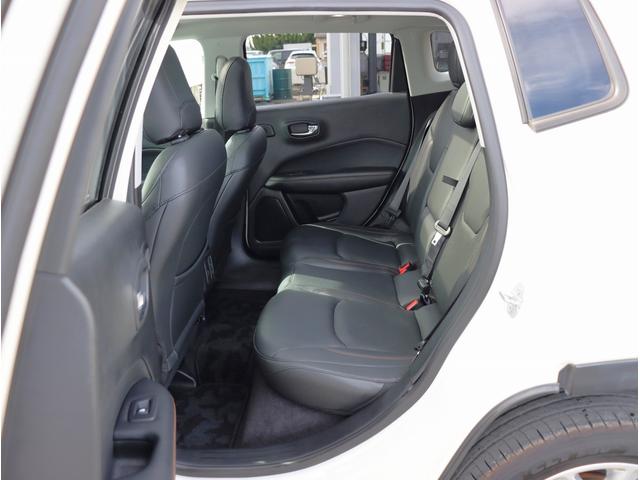 ジープ・コンパス ローンチエディション　ナビ　フルセグＴＶ　ＥＴＣ　バックカメラ　サンルーフ　レザーシート　シートヒーター　運転席パワーシート　Ｂｌｕｅｔｏｏｔｈオーディオ（60枚目）