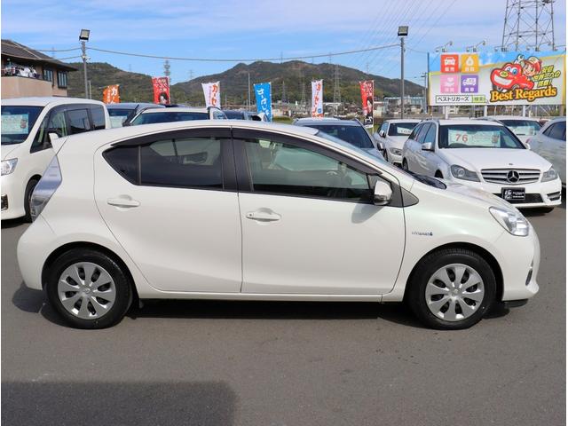 アクア S 純正ナビ ワンセグTV ETC バックカメラ オートライト スマートキー プッシュスタート 電動格納ミラー パワーステアリング パワーウィンドウ(10枚目)