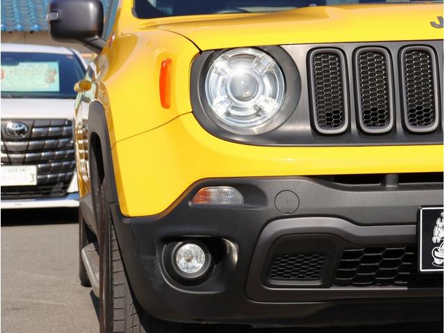 ジープ・レネゲード トレイルホーク　４ＷＤ　純正オーディオ　ポータブルナビ　ＴＶ　ＥＴＣ　バックカメラ　Ｂｌｕｅｔｏｏｔｈオーディオ　社外サイドステップ　クルーズコントロール（12枚目）